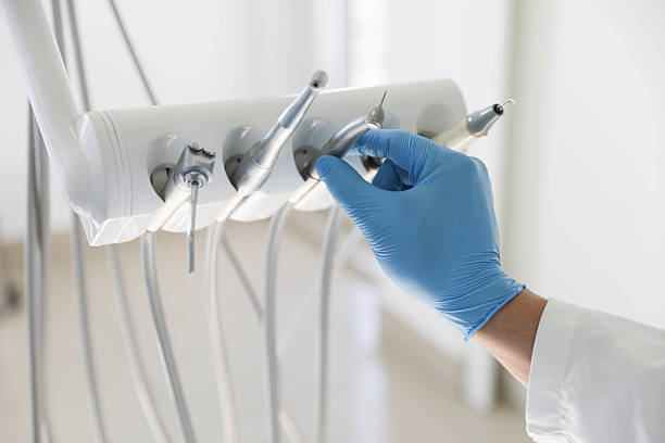 Professional Wisdom Tooth Removal technician working in Champaign, IL
